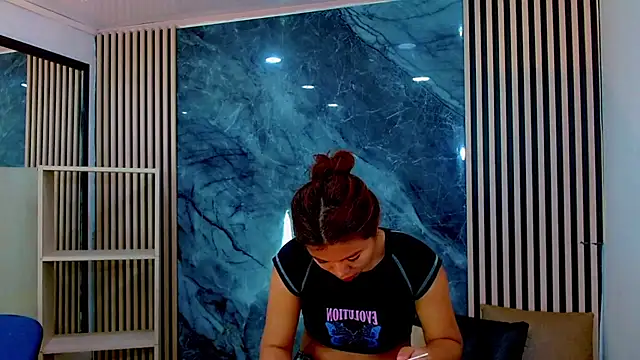 Isalombardi online show from October 2025 03:08:01 AM