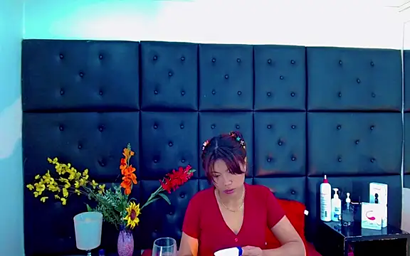 Isalombardi online show from February 2026 03:28:01 AM