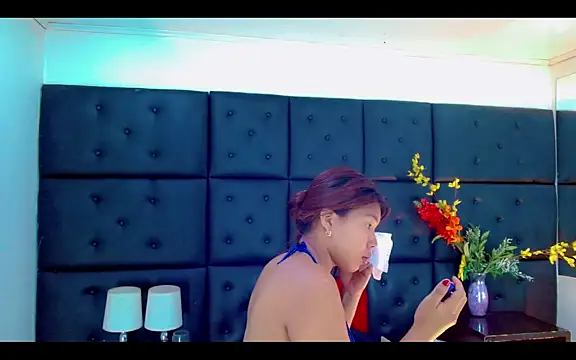 Isalombardi online show from April 2026 02:29:01 AM