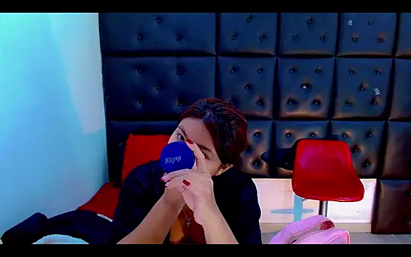 Isalombardi online show from February 2026 02:44:02 AM