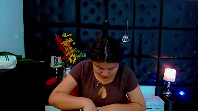 Isalombardi online show from July 2026 02:42:02 AM