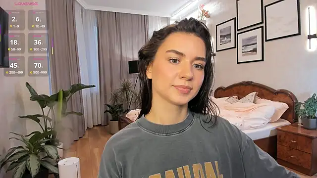 NicoleLuv online show from October 2025 01:11:01 PM