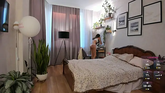 NicoleLuv online show from July 2026 05:12:02 PM