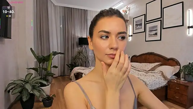 NicoleLuv online show from November 2025 02:09:01 PM