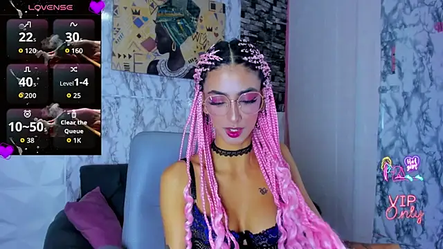 Queen Cuarxxo online show from April 2026 12:04:01 AM