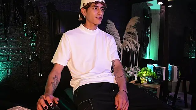 DemonKush-- online show from October 2025 08:52:01 PM