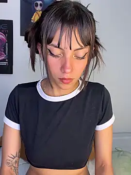Snapshot of MiaGoth_ chatting on June 2026 02:44:02 AM MiaGoth online show from June 2026 02:44:02 AM