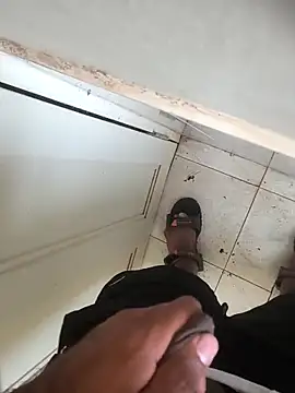 yourboy2000   online show from September 2025 10:32:02 AM