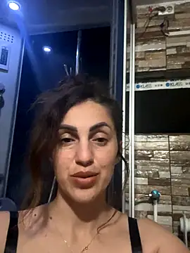 Snapshot of EmaSkyes chatting on November 2025 07:29:02 PM EmaSkyes online show from November 2025 07:29:02 PM