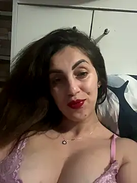 Snapshot of EmaSkyes chatting on November 2025 07:51:01 PM EmaSkyes online show from November 2025 07:51:01 PM