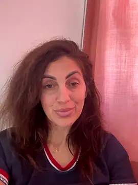 Snapshot of EmaSkyes chatting on October 2025 11:31:02 AM EmaSkyes online show from October 2025 11:31:02 AM