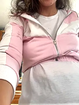 Snapshot of EmaSkyes chatting on November 2025 08:19:02 AM EmaSkyes online show from November 2025 08:19:02 AM