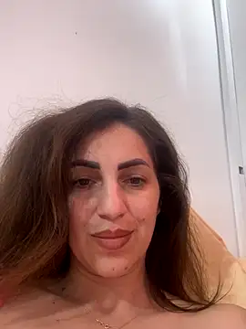 Snapshot of EmaSkyes chatting on November 2025 07:34:02 AM EmaSkyes online show from November 2025 07:34:02 AM