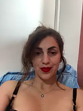 Snapshot of EmaSkyes chatting on November 2025 07:52:02 AM EmaSkyes online show from November 2025 07:52:02 AM