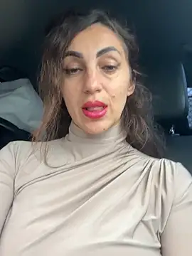 Snapshot of EmaSkyes chatting on November 2025 07:33:02 AM EmaSkyes online show from November 2025 07:33:02 AM