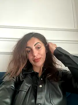 Snapshot of EmaSkyes chatting on October 2025 07:07:02 AM EmaSkyes online show from October 2025 07:07:02 AM