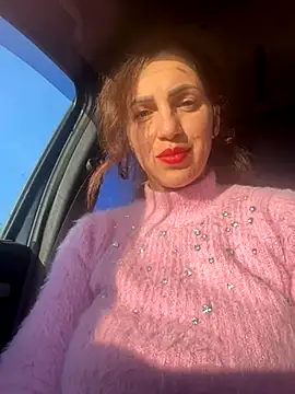 Snapshot of EmaSkyes chatting on November 2025 12:59:01 PM EmaSkyes online show from November 2025 12:59:01 PM