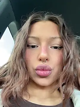 Snapshot of Leila_Brooklyn chatting on April 2026 08:16:02 AM Leila Brooklyn online show from April 2026 08:16:02 AM