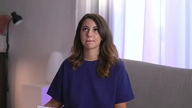 Snapshot of BelleSkye chatting on October 2025 02:31:02 PM BelleSkye online show from October 2025 02:31:02 PM