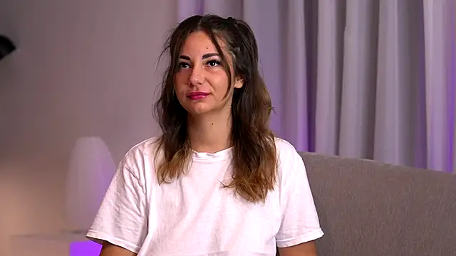 BelleSkye online show from November 2025 04:49:01 AM