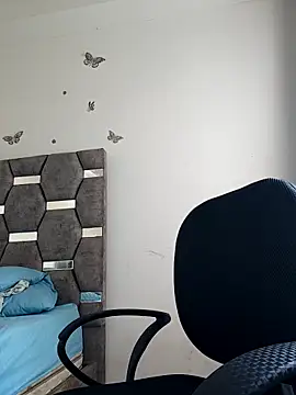 Snapshot of aurelialux chatting on November 2025 08:01:01 PM aurelialux online show from November 2025 08:01:01 PM