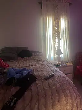 bigred0808 online show from December 2025 07:24:02 PM