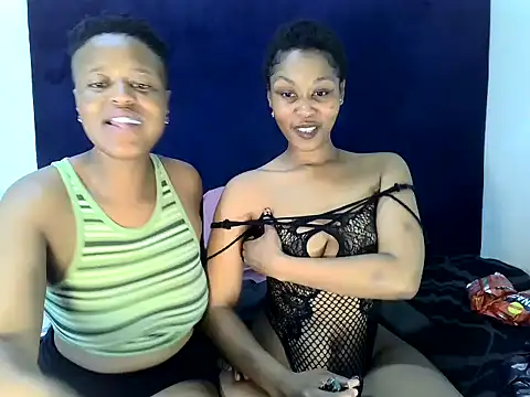 ReginaStar16 online show from October 2025 07:48:02 PM