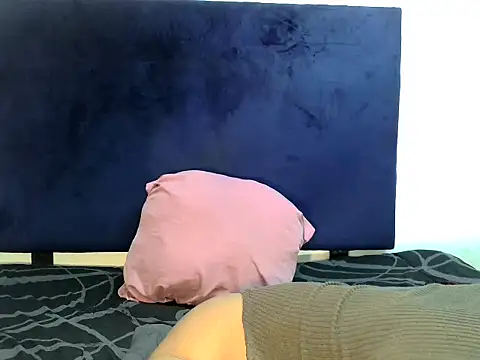 ReginaStar16 online show from November 2025 01:53:01 AM