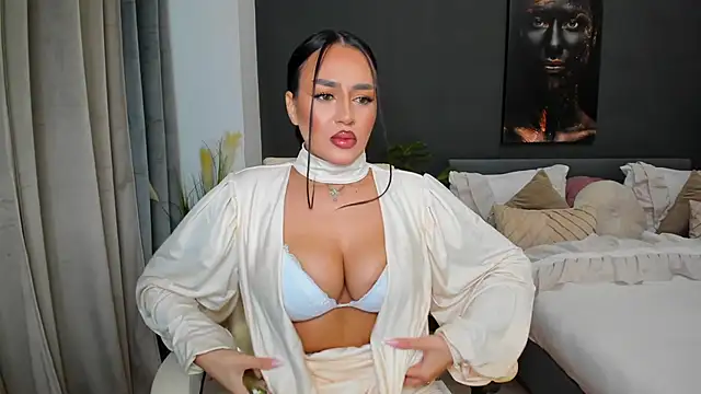 Sonia  Rey online show from February 2026 07:03:02 PM