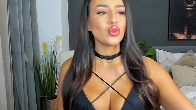 Sonia  Rey online show from September 2025 03:45:02 PM