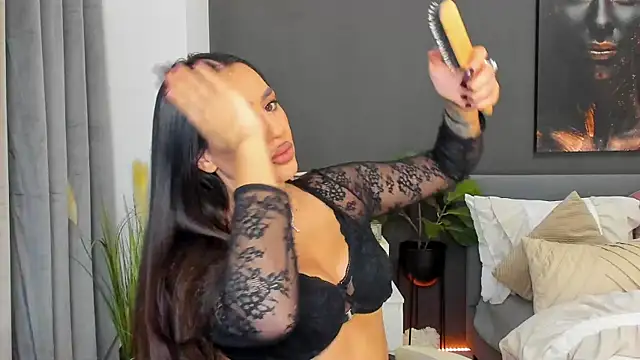 Sonia  Rey online show from November 2025 07:25:01 PM