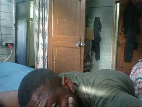 Snapshot of PELOVER chatting on October 2025 08:52:01 PM PELOVER online show from October 2025 08:52:01 PM