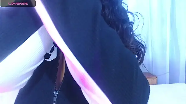 hinataleecs online show from September 2025 06:57:02 PM