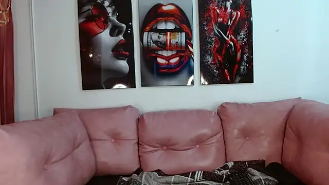 hinataleecs online show from October 2025 02:08:01 PM