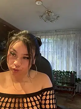 hinataleecs online show from February 2025 12:29:02 PM