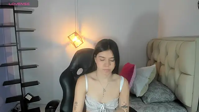 cassiehoward14 online show from October 2025 07:03:02 PM