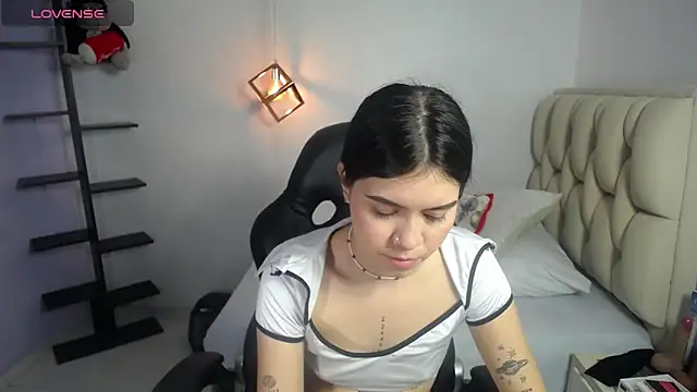 cassiehoward14 online show from December 2025 07:02:01 PM