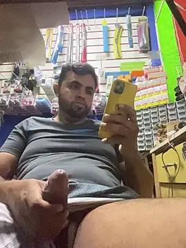 Snapshot of Sheik_z_o chatting on February 2026 09:35:01 PM Sheik z o online show from February 2026 09:35:01 PM