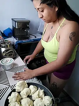 Snapshot of EmpaticBolillo chatting on August 2026 05:52:01 PM EmpaticBolillo online show from August 2026 05:52:01 PM