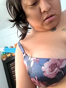 EmpaticBolillo online show from November 2025 03:01:01 PM