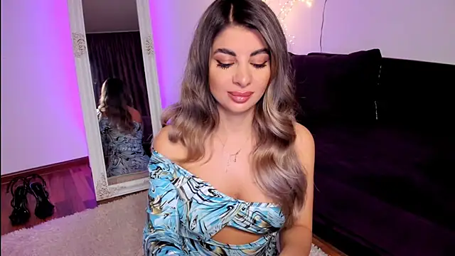 Queenofyouredreams online show from April 2026 10:10:02 PM