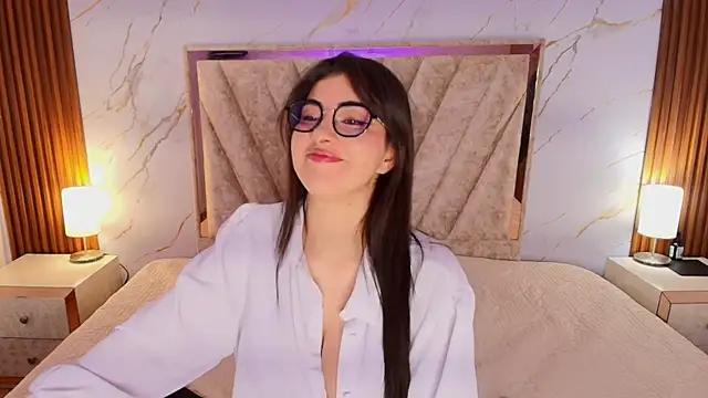 Amelie saenz online show from July 2026 12:51:01 PM
