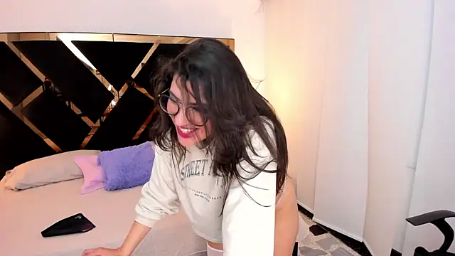 Amelie saenz online show from February 2025 01:58:01 AM