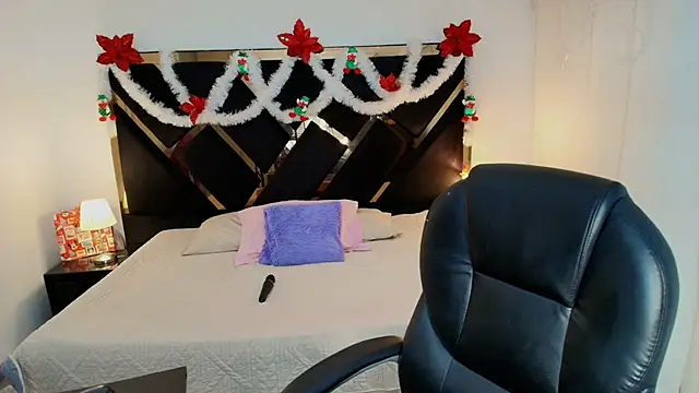 Amelie saenz online show from January 2026 07:39:01 PM