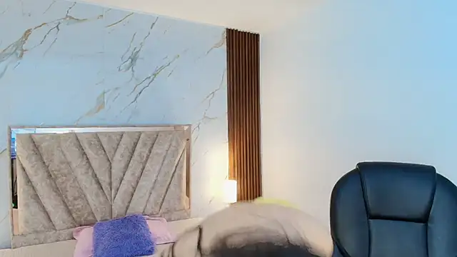 Amelie saenz online show from April 2026 11:49:01 AM