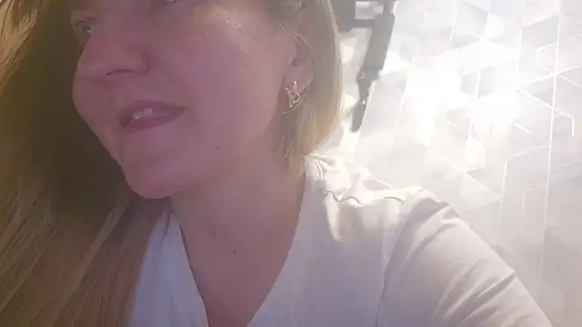 EstrellaWalters online show from April 2026 03:20:01 PM