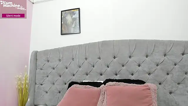 Snapshot of Valesskahall chatting on September 2025 12:11:02 PM Valesskahall online show from September 2025 12:11:02 PM