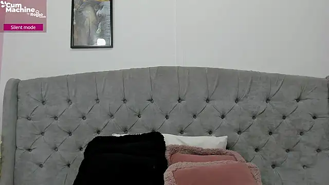 Snapshot of Valesskahall chatting on September 2025 12:22:01 PM Valesskahall online show from September 2025 12:22:01 PM