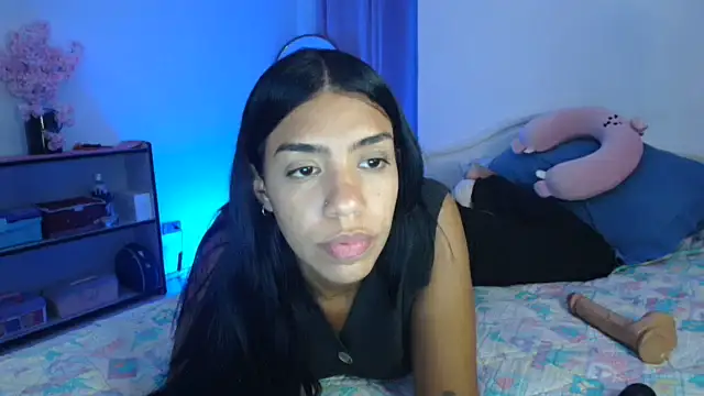 Snapshot of -Naomyy- chatting on September 2025 12:18:02 AM -Naomyy- online show from September 2025 12:18:02 AM
