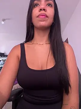 -Naomyy- online show from January 2026 04:43:01 PM